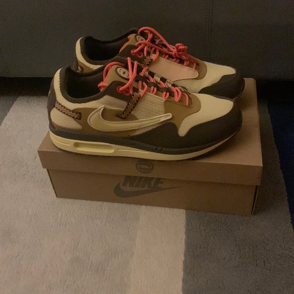 Travis Scott air max 1 barque brown